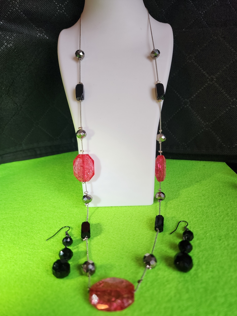 Women's Pink and Black Beaded Long  15" Necklace and Earring Set